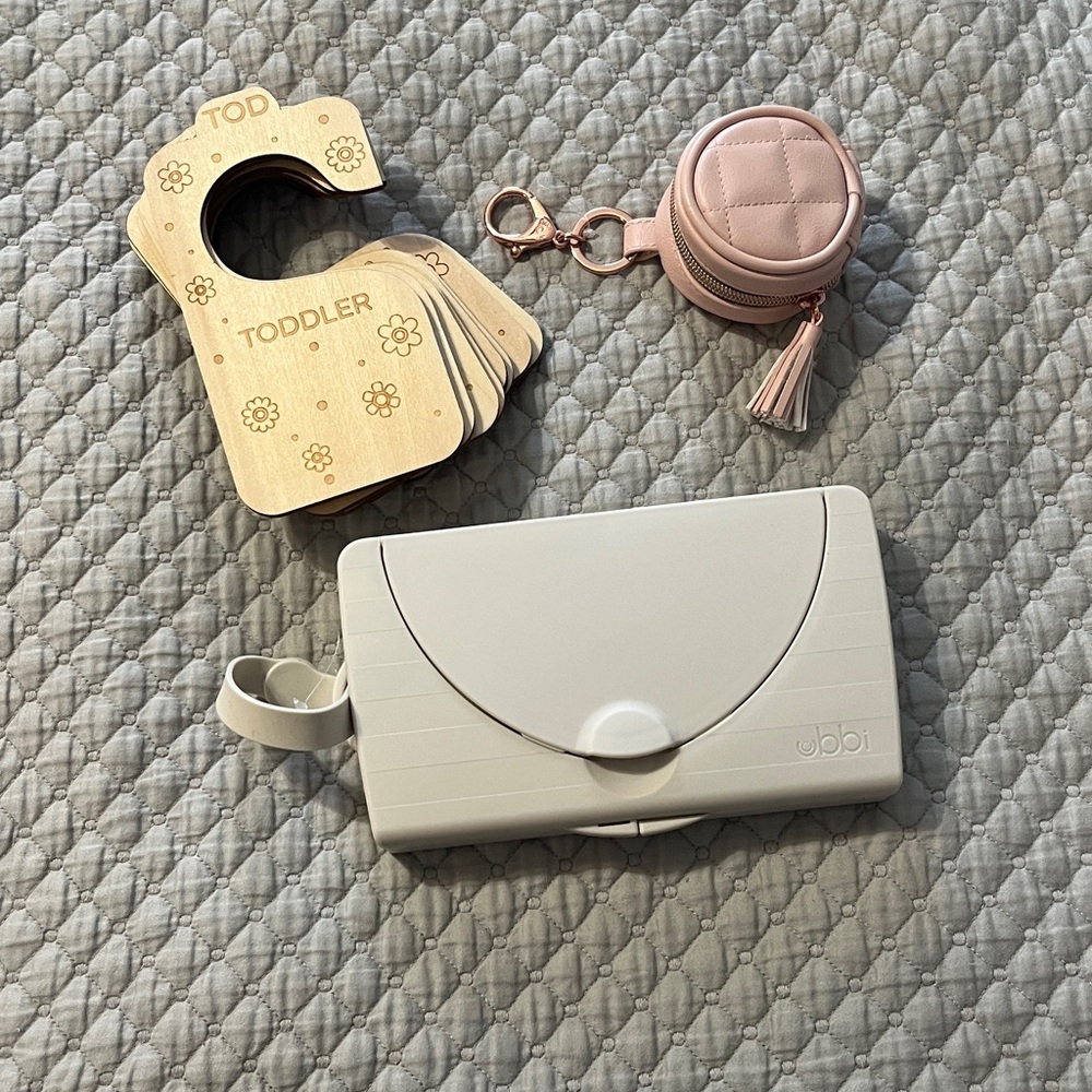 Assorted baby accessories